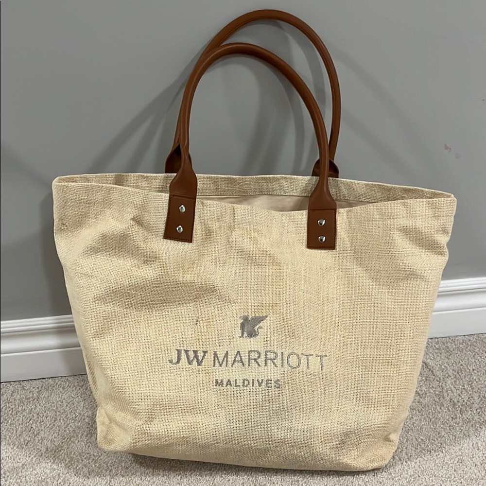 JW Marriott Maldives Tote Bag w leather Handles Used w Stain! Big Beach bag Vacy
